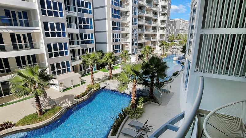 Right in the heart of the city - Condominium -  - 