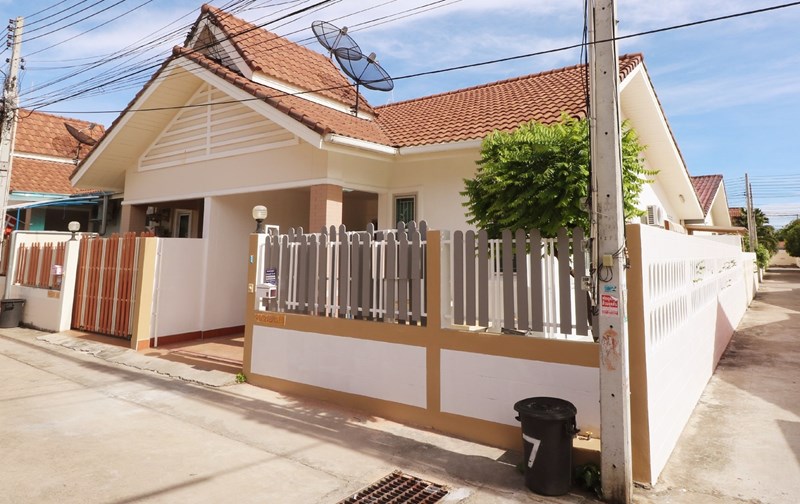 Small cosy house near Pattaya city - บ้าน -  - 