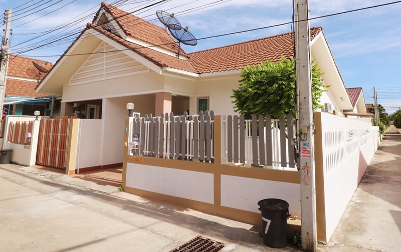 Small cosy house near Pattaya city - Hus -  - 