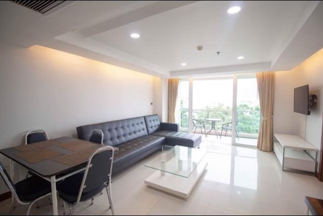 Large corner unit in the city - คอนโด -  - 