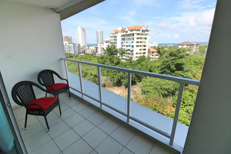 Large 1-bedroom with a view - คอนโด -  - 