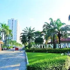 Large corner unit; Jomtien Beach - Condominium -  - 